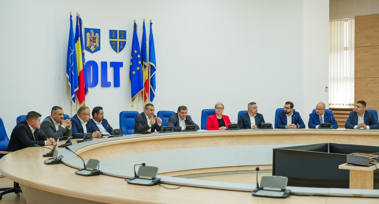 PSD Olt refuză sprijinul pentru un guvern minoritar: ”Nu vom susține astfel de formări” Liderii social-democrați din Olt și-au reafirmat poziția fermă împotriva oricăror tentative de a forma un guvern minoritar, în contextul crizei politice și al negocierilor din ultimele săptămâni pe scena politică națională