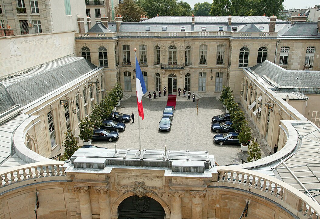 Palatul-Matignon-sediu-guvern-Franta.jpg