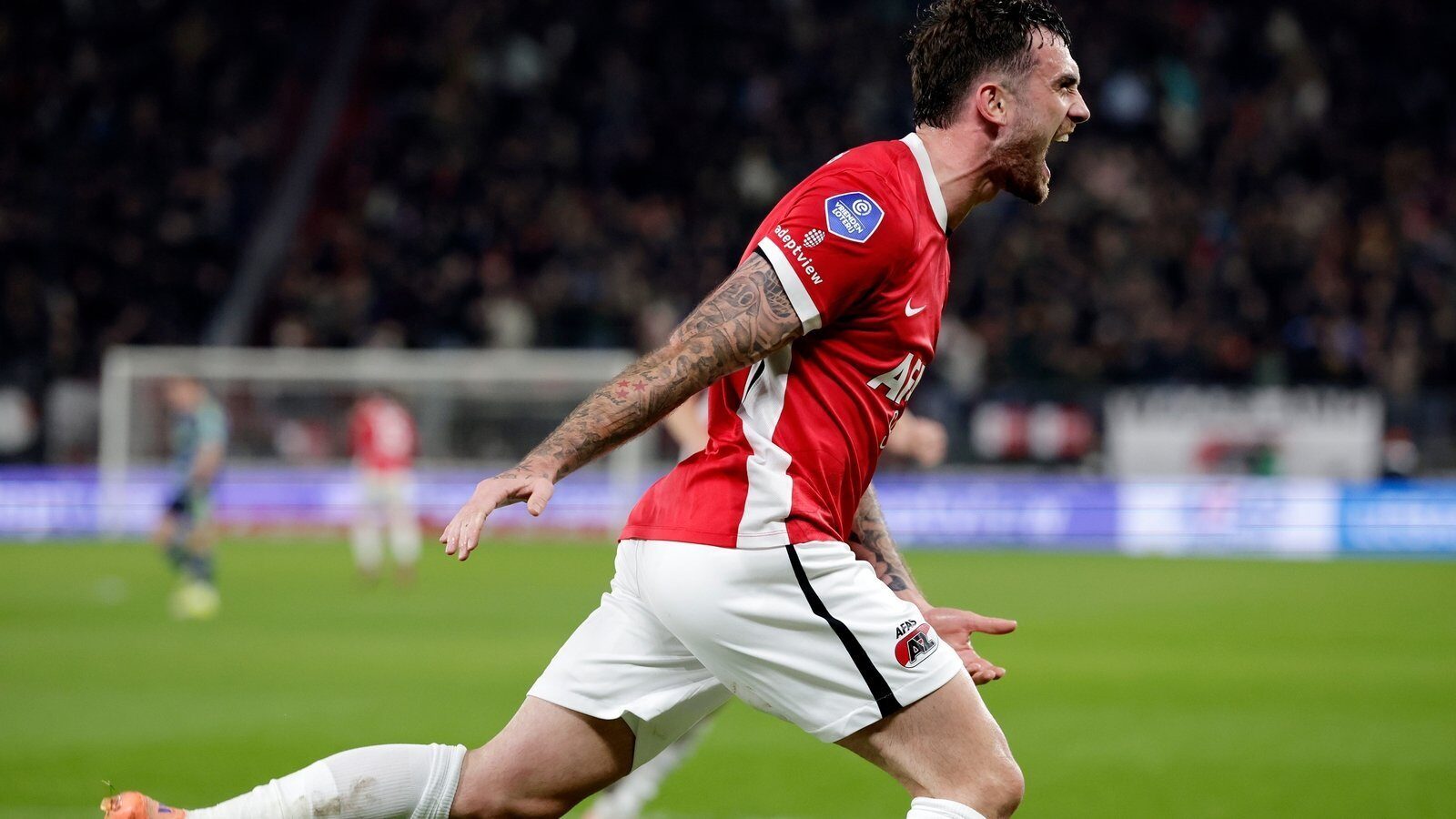 Parott strălucește: Ajax, umilită în fața lui AZ Alkmaar Troy Parrott a avut o seară de neuitat pe stadionul din Alkmaar, unde a reușit un hat-trick extrem de convingător, contribuind la victoria zdrobitoare a echipei AZ Alkmaar, care a învins-o pe Ajax cu 6-0 în optimile de finală ale Cupei KNVB