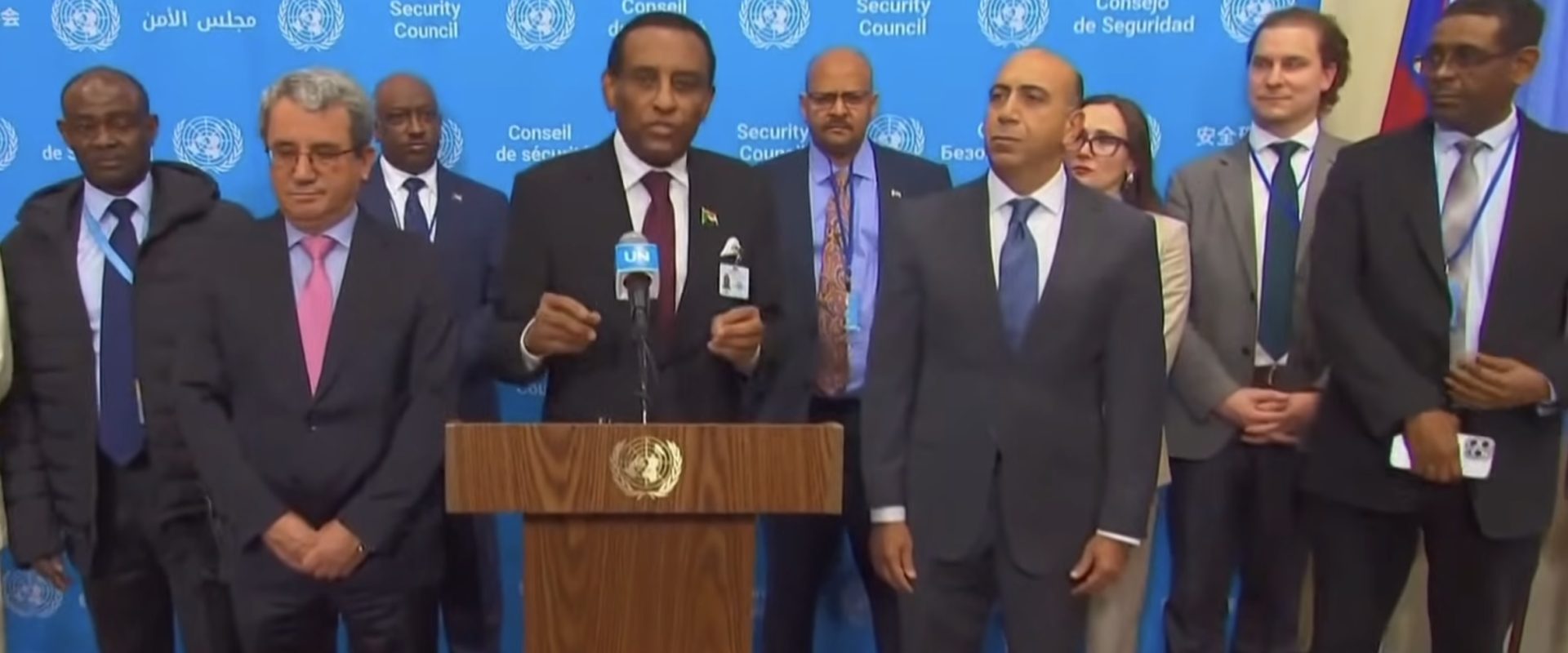 Guvernul militar al Sudanului, reîntors în capitala țării după aproape trei ani de absență, marchează un pas semnificativ în eforturile de stabilizare a unei țări sfâșiată de conflicte și instabilitate politică