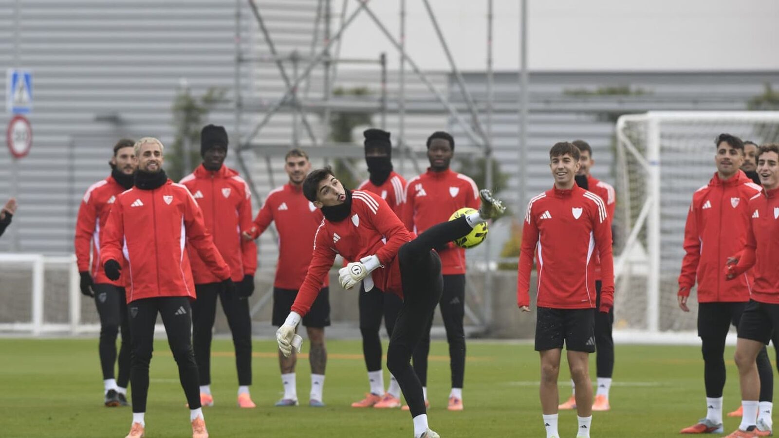 Sevilla FC și Levante UD, un duel pasionant în LaLiga Sevilla FC și Levante UD se află față în față în runda a 18-a a LaLiga EA Sports, marcând astfel o confruntare importantă înaintea încheierii primei părți a sezonului