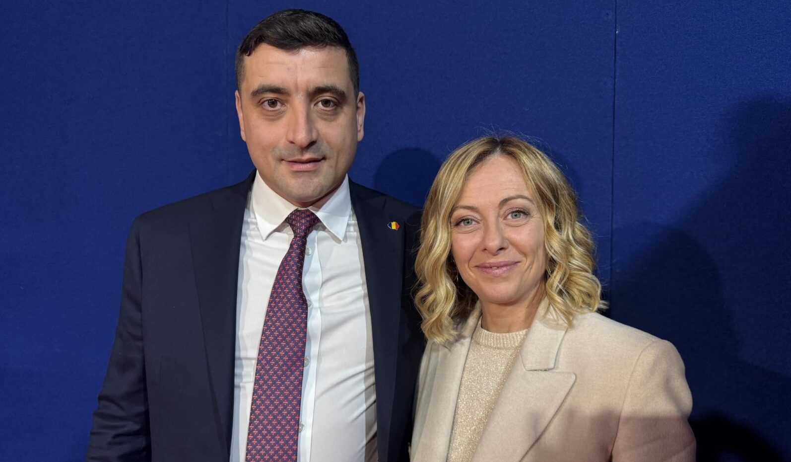 Simion acuză Italia și UE de trădare a intereselor naționale, iau distanță de acordul MERCOSUR Un scandal politic a izbucnit în ultimele zile în spațiul public românesc, odată cu anunțul criticilor și divergențelor generate de acordul comercial extins între Uniunea Europeană și statele membre ale comunității MERCOSUR din America Latină