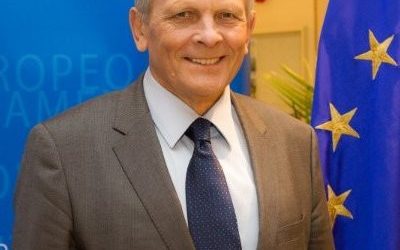 Stolojan acuză: Reforma administrației centrale, amânată nepermis de coaliția guvernamentală