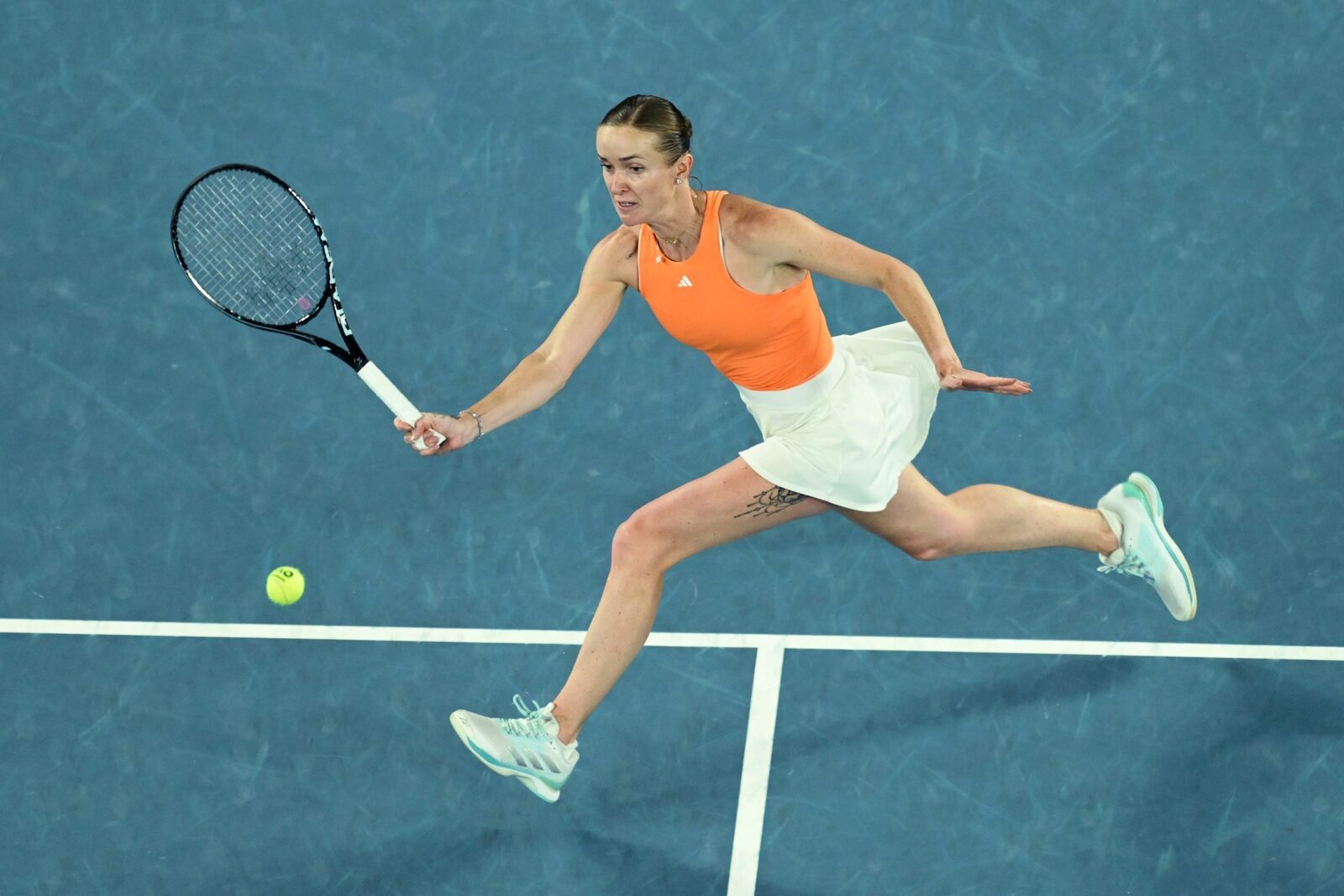 Elina Svitolina continuă parcursul de excepție la Australian Open 2026 Elina Svitolina a reușit să își mențină forma de excepție și în 2026, după ce a învins-o pe Coco Gauff, favorita numărul 3, cu un convingător 6-1, 6-2 în sferturile de finală ale Australian Open