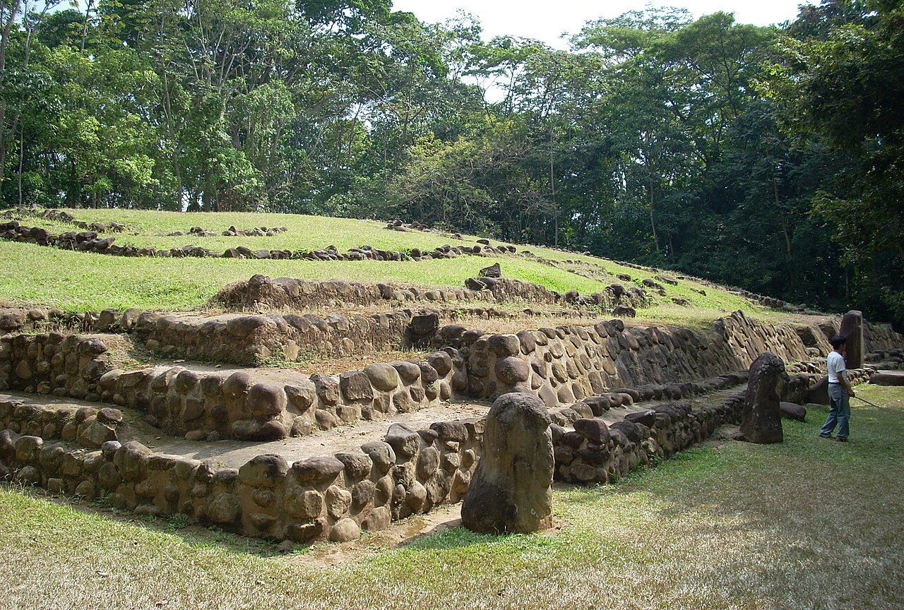 Arheologii mexicani au făcut o descoperire de o importanță extraordinară, dezgropând o necropolă veche de aproximativ 1.400 de ani, aparținând culturii zapotece, un popor precolumbian despre care informațiile rămân, pentru mulți cercetători, parțial obscure