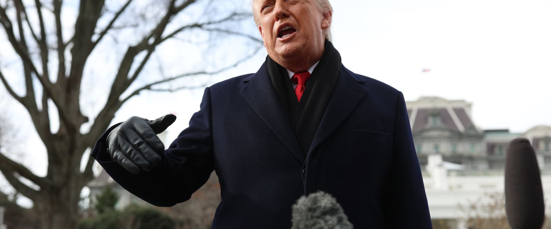 Trump floats new tariffs in push to acquire Greenland