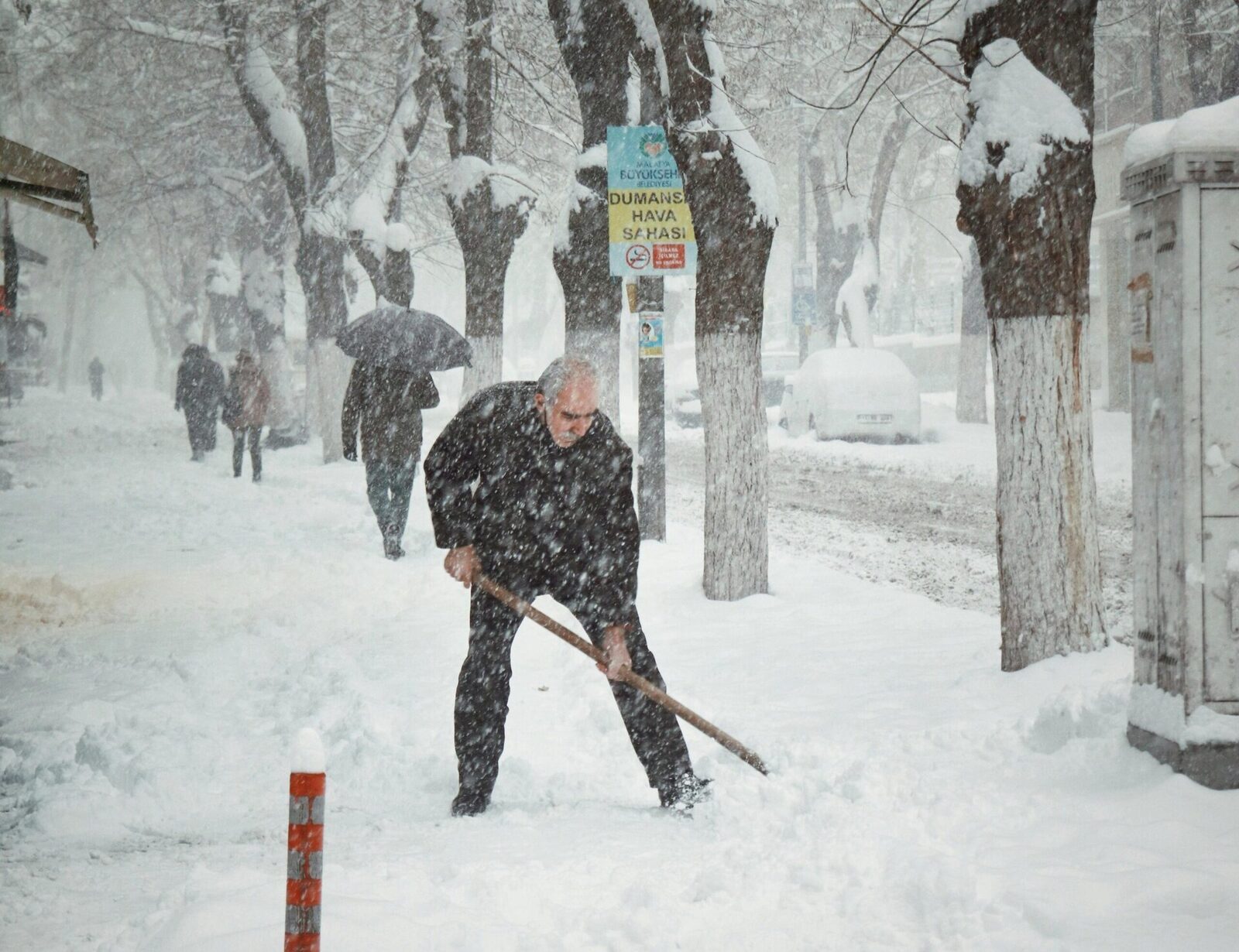 Bucureștiul intră într-un episod de ger prelungit: temperaturi ce pot ajunge până la minus 10 grade Celsius Momentele de iarnă aspră au luat deja amploare în Capitală, iar meteorologii avertizează că perioada friguroasă va continua cel puțin până pe 20 ianuarie