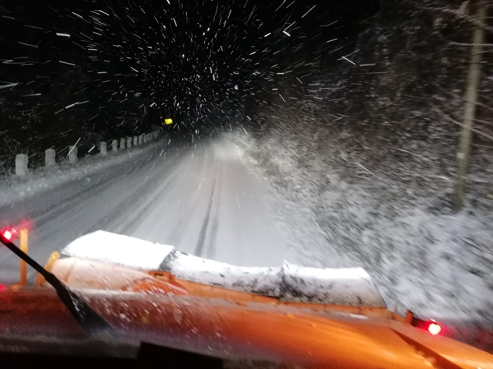 Situație de urgență: Autoritățile române pregătite pentru noile avertizări meteo Ministrul Afacerilor Interne, Cătălin Predoiu, a condus luni o videoconferință cu reprezentanți ai autorităților locale și județene din întreaga țară, pentru a coordona măsurile de răspuns la avertizările meteo de temperaturi extreme și precipitații intensificate