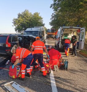 Patru accidente grave s-au petrecut miercuri dimineață pe șoselele din România, provocând un bilanț tragic, cu cel puțin o persoană decedată și mai mulți răniți