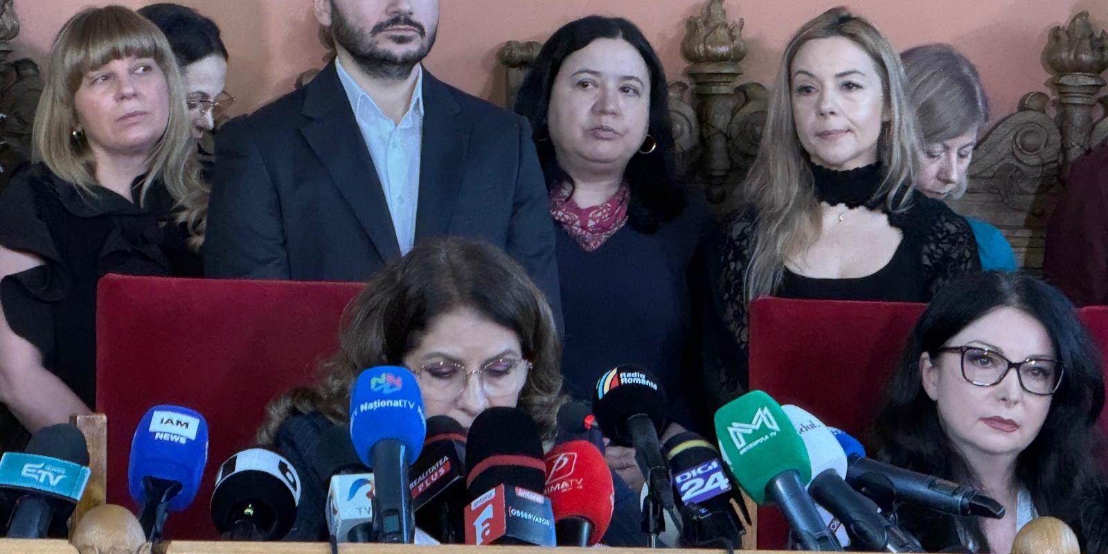 Avocata AUR beneficiază de un termen judiciar incredibil de scurt pentru dosare înregistrate chiar de ea Nereguli într-un proces cu iz suspect la Curtea de Apel București, în timp ce avocata extremistă Silvia Uscov, membră a partidului AUR, pare să se bucure de favoruri din partea instituției