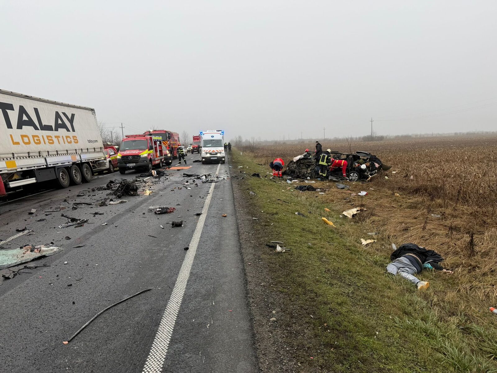 Timișoara, 27 ianuarie 2026 – Șase persoane și-au pierdut viața într-un accident grav care a avut loc pe DN 6, în apropiere de Timișoara, în această dimineață