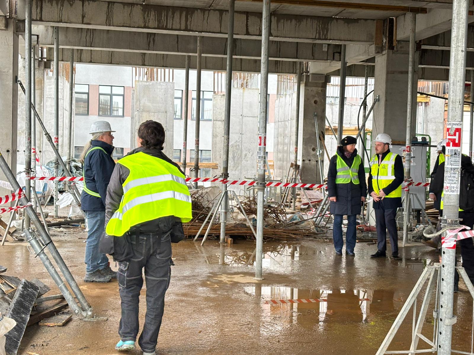 Centrul de Mari Arși din Capitală, unul dintre cele mai ambitioase proiecte medicale din recentul deceniu, intră într-o fază avansată de construcție, fiind așteptat să fie finalizat și dat în folosință până la începutul anului 2027