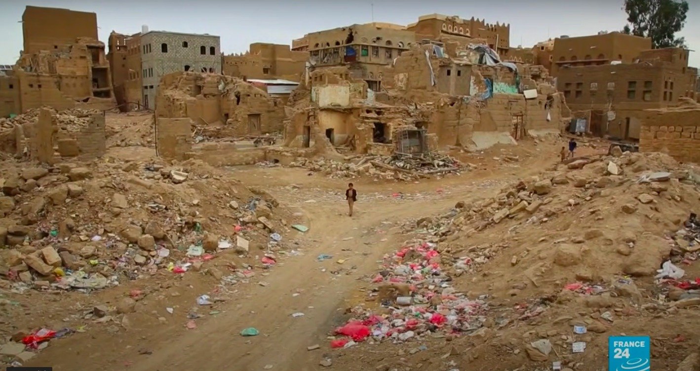 Yemenul în criză: forțele susținute de Arabia Saudită recuperează provincia-cheie Hadramaut de la separatiștii susținuți de Emiratele Arabe Unite Criza din Yemen atinge un nou punct de inflexiune, după ce forțele guvernamentale, sprijinite de coaliția condusă de Arabia Saudită, au reușit să recucerească provincia strategică Hadramaut, un punct esențial pe harta conflictului din această țară devastată de război