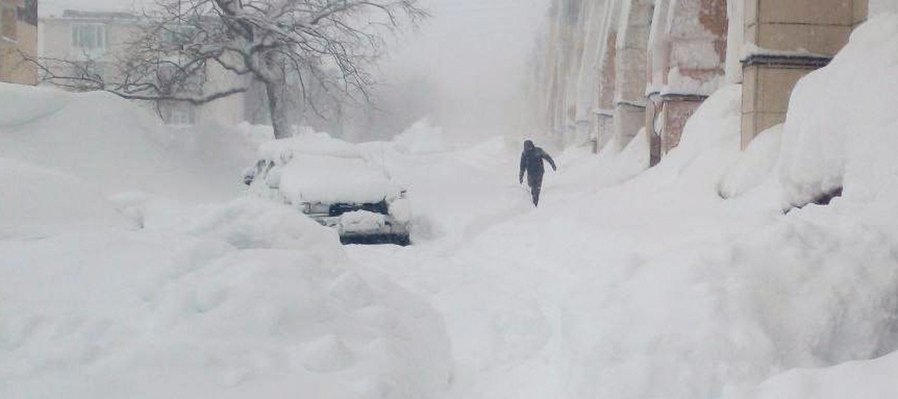 Zăpadă de patru metri în peninsula rusă Kamceatka: doi morți, oameni rămași captivi în case și zeci de zboruri anulate