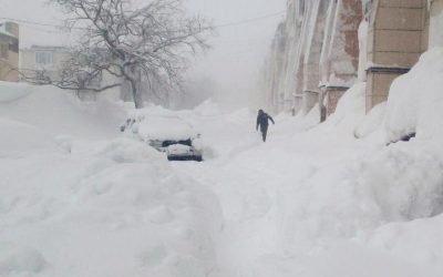 Zăpadă de patru metri în peninsula rusă Kamceatka: doi morți, oameni rămași captivi în case și zeci de zboruri anulate