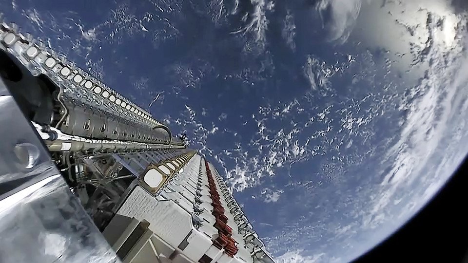 Starlink promite internet gratuit în Venezuela până pe 3 februarie, după ce SUA l-a înlăturat pe Maduro Venezuela se află în centrul unui nou fixture geopolitic, după ce serviciul de internet prin satelit al companiei Starlink a anunțat că va furniza acces gratuit la conexiuni de înaltă viteză populației din țară până pe data de 3 februarie