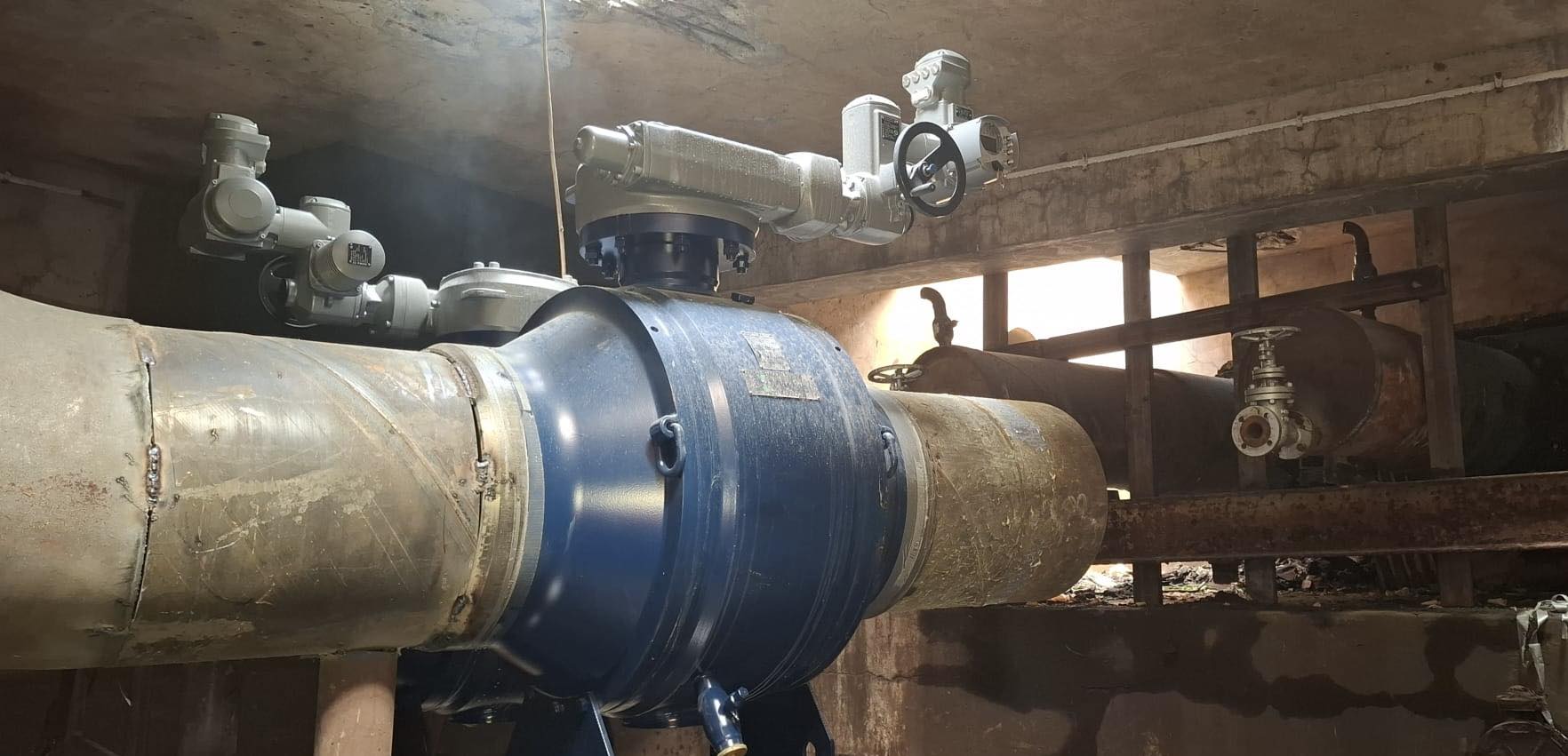Aproape 3.500 de blocuri din Capitală au fost ieri fără apă caldă și căldură din cauza unei avarii majore la CET Sud, produsă duminică dimineața