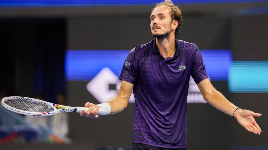 daniil-medvedev-frus-shanghai-2025.jpg