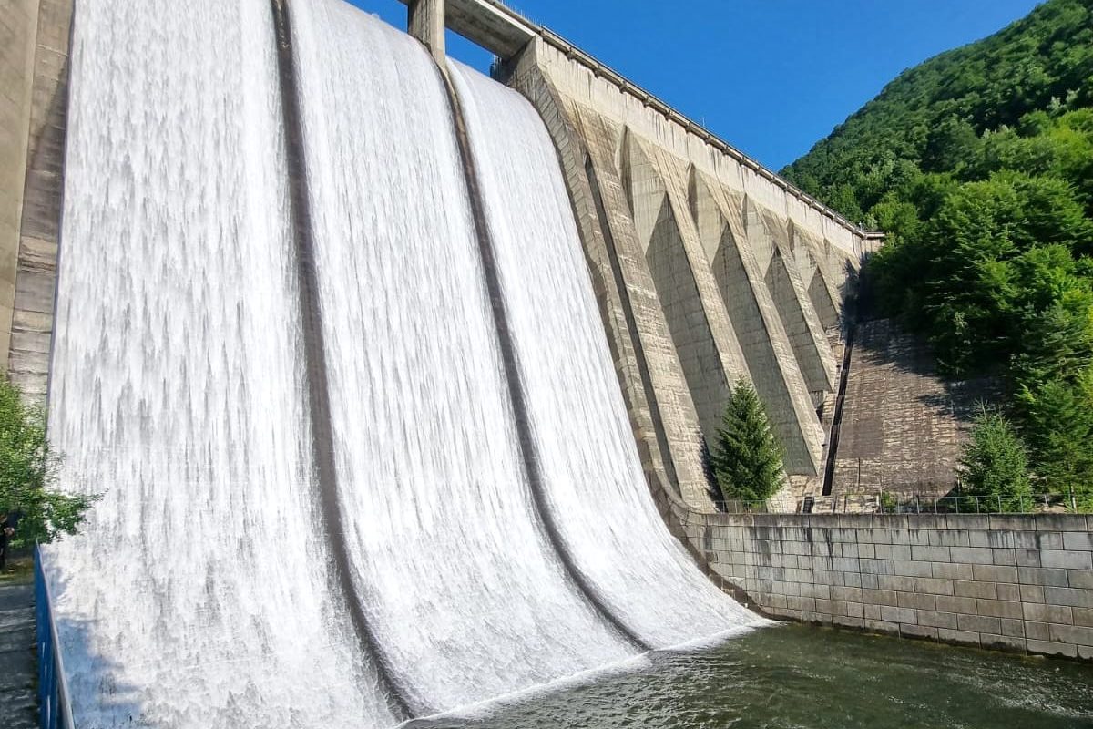 deversari-controlate-baraj-gura-raului-z9bc.jpeg