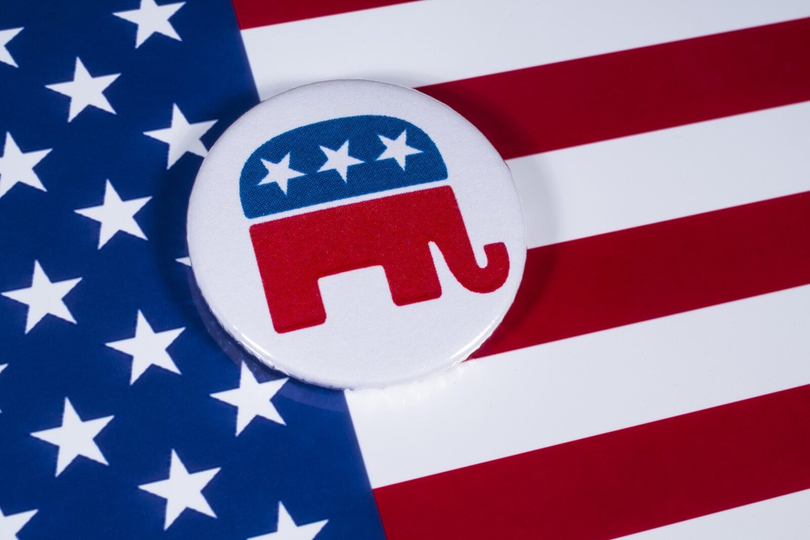 Candidat republican pentru guvernatorul Minnesota se retrage din cursa electorală, acuzând administrația Trump de represalii Chris Madel, candidatul republican înscris în cursa pentru funcția de guvernator al statului Minnesota, și-a anunțat retragerea din competiție, acuzând oficial administrația președintelui Donald Trump că ar desfășura «représalii împotriva cetățenilor»