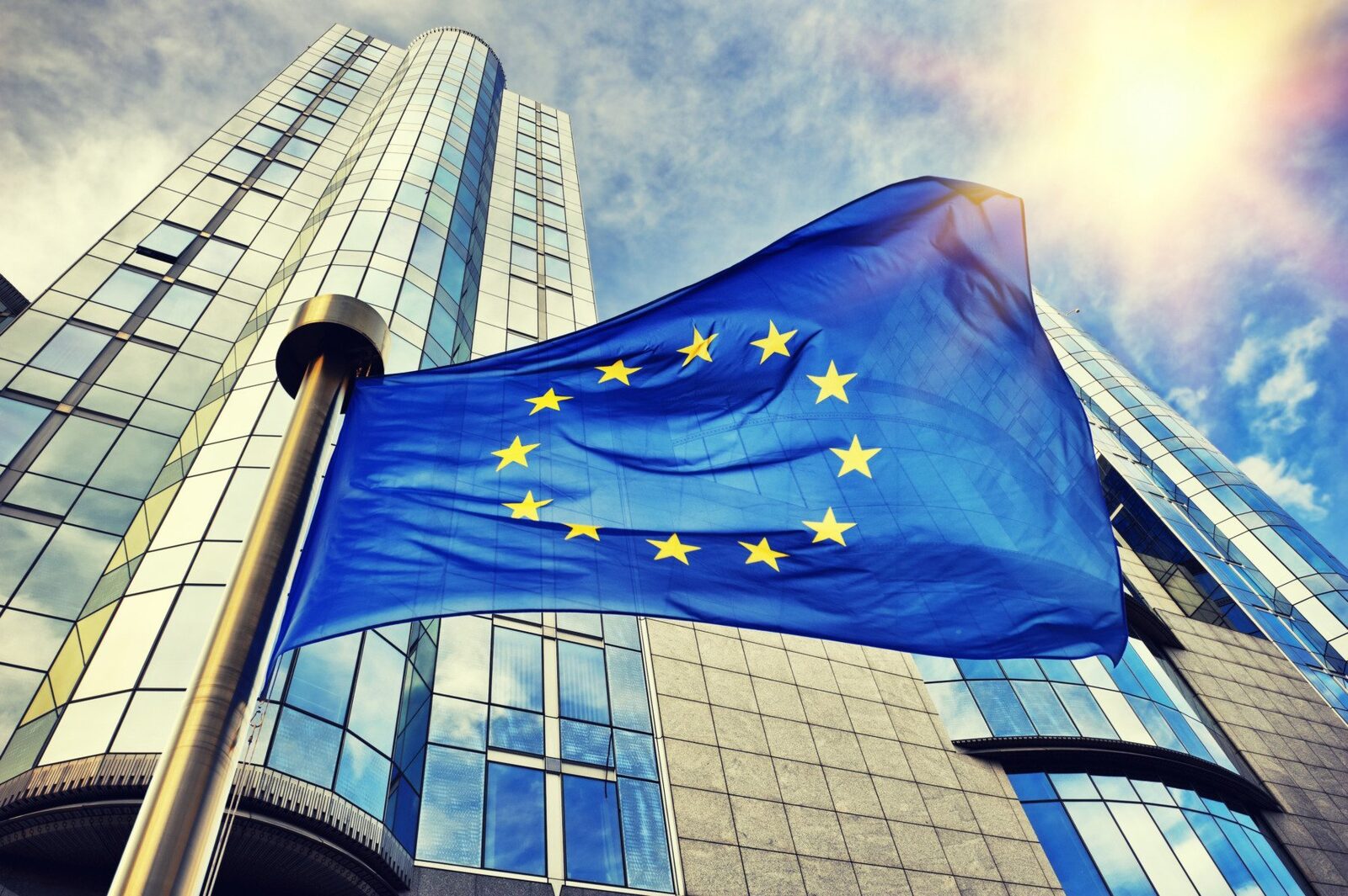 Ue a sancționat 19 oficiali și entități din iran