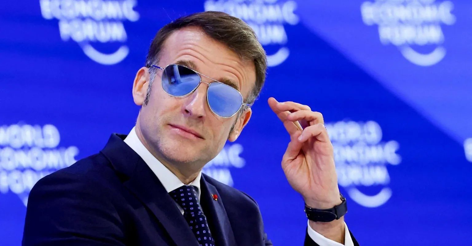emmanuel-macron-ochelari-de-soare.jpg