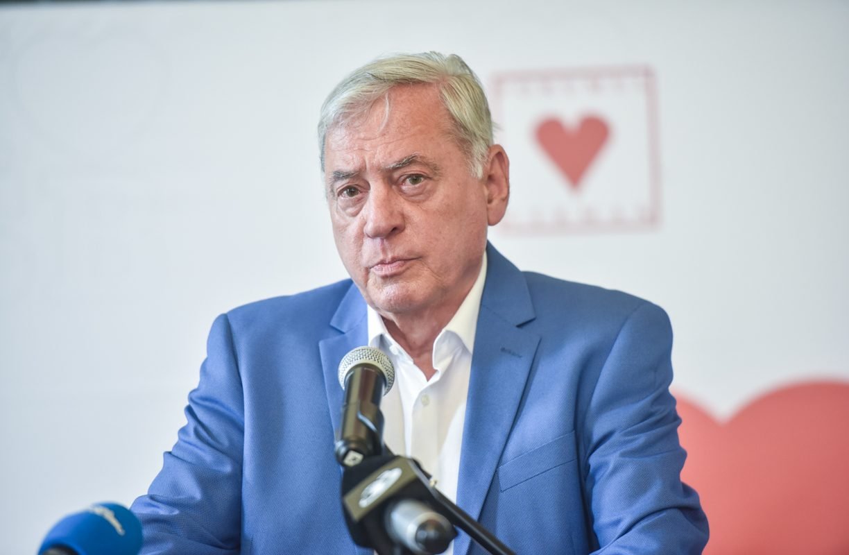Tribunalul Sibiu a respins recent o acțiune în justiție depusă de Asociația din Hunedoara, care solicita dizolvarea Forumului Democrat al Germanilor din Sibiu (FDGR), una dintre cele mai influente organizații ale minorității germane din România