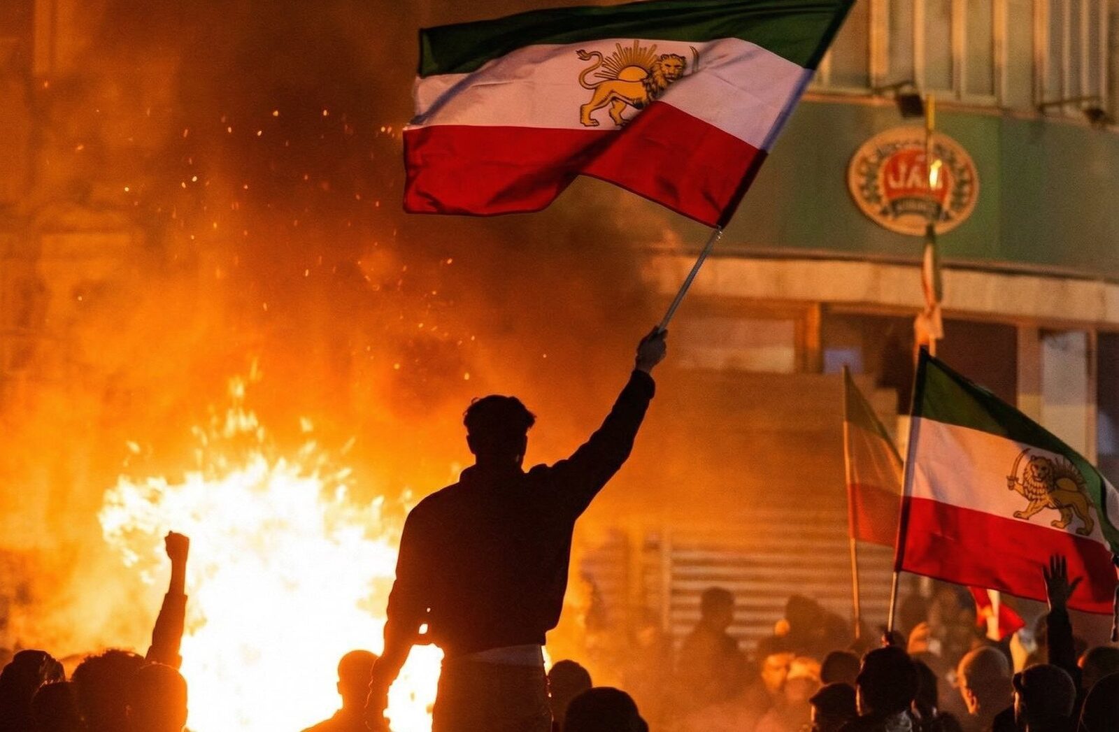 Prețul petrolului crește cu 3% după anunțul lui Trump privind întâlniri cu Iran și promisiunea de sprijin pentru protestatari