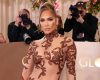 jennifer-lopez-2026-globes-prep-011126-061ec5e11ac44967ba4b04e89000a6fe.jpg