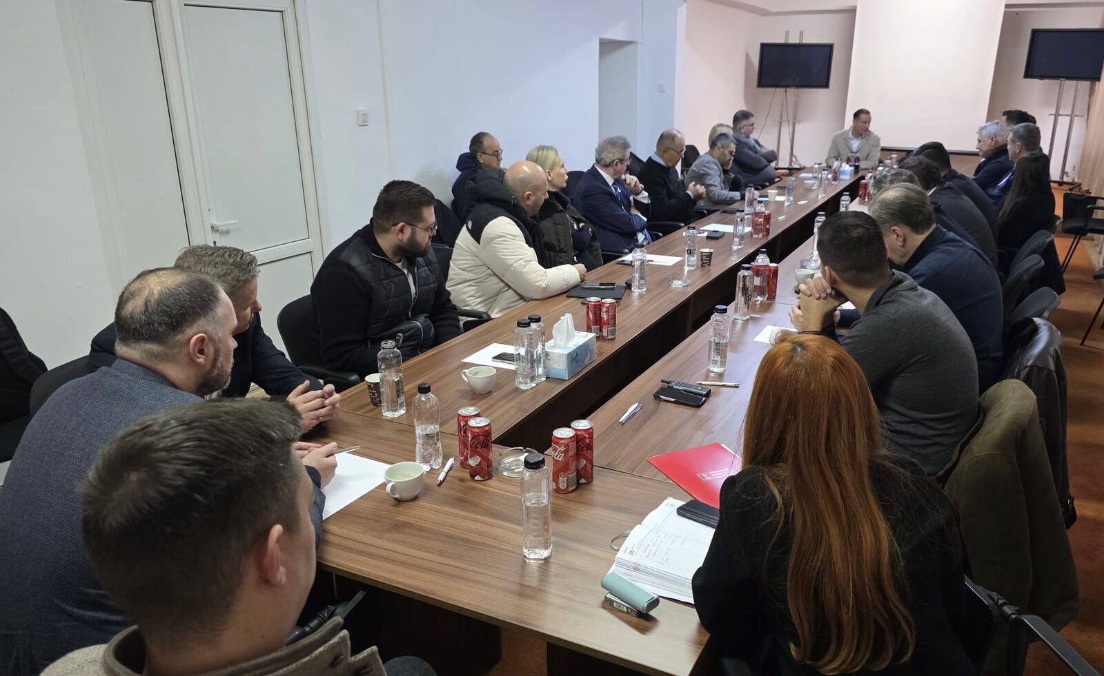 PSD București face mișcări strategice după demisiile liderilor de sectoare, în încercarea de a-și reconstrui imaginea și a stabiliza organizația După valul de demisii care a zguduit organizația PSD București în ultima săptămână, conducerea centrală a partidului a venit cu o serie de propuneri pentru a desemna noii lideri ai filialelor din sectoarele 2, 4 și 6