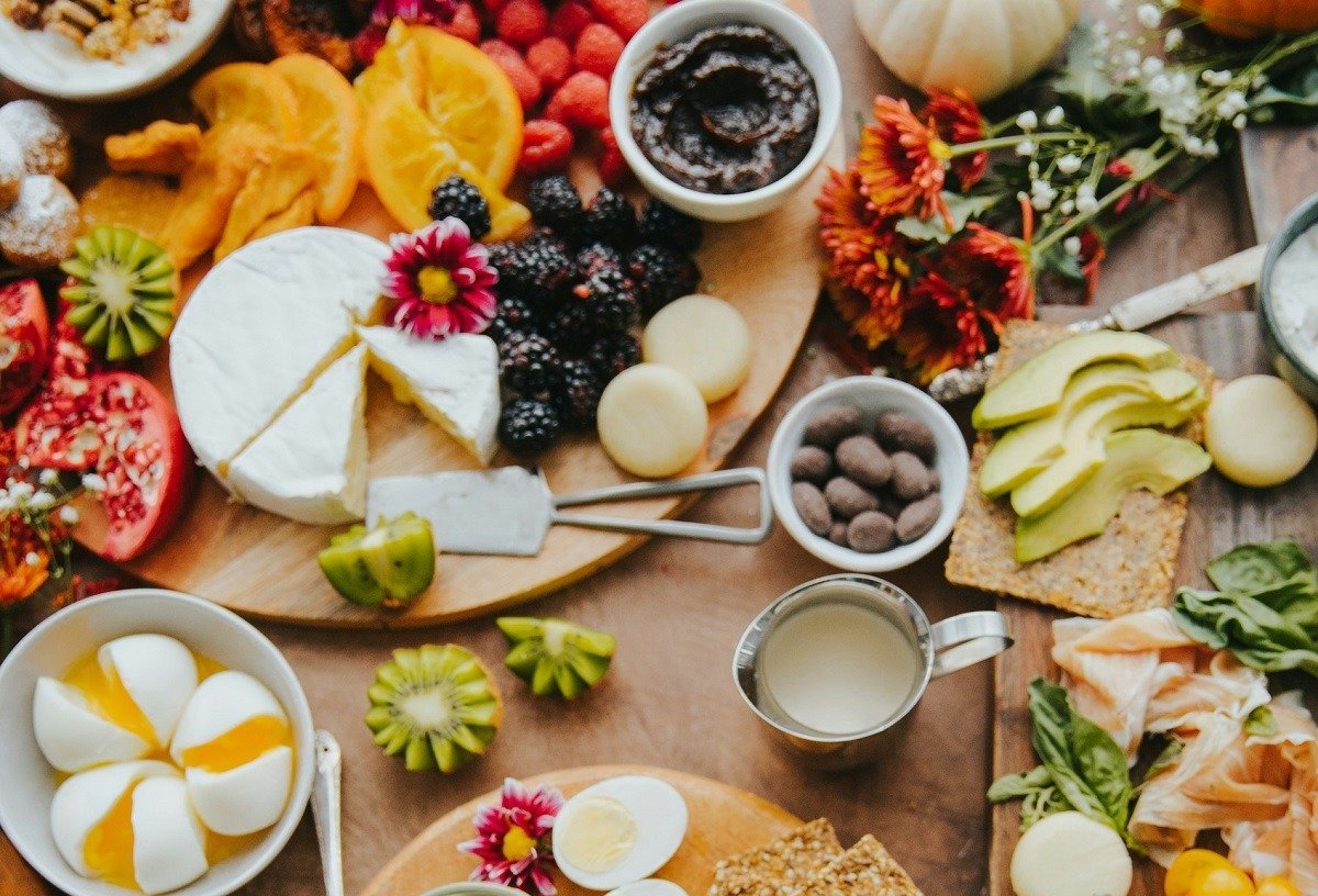 Un nou studiu arată că postul intermitent nu are legătura directă cu îmbunătățirea sănătății metabolice în cazul femeilor supraponderale sau obeze Un paradigmat nou în înțelegerea modului în care postul intermitent influențează sănătatea metabolică capătă contur