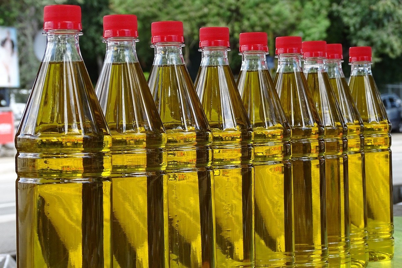 Curtea de Conturi Europeană atrage atenția: controale insuficiente privind pesticidele din uleiul de măsline importat Autoritatea europeană de audit reclamă lipsa unor mecanisme eficiente de verificare a residuurilor de pesticide din importurile de ulei de măsline, în special din Tunisia, subliniind riscurile pentru sănătatea consumatorilor și importanța stricteților în procesul de control