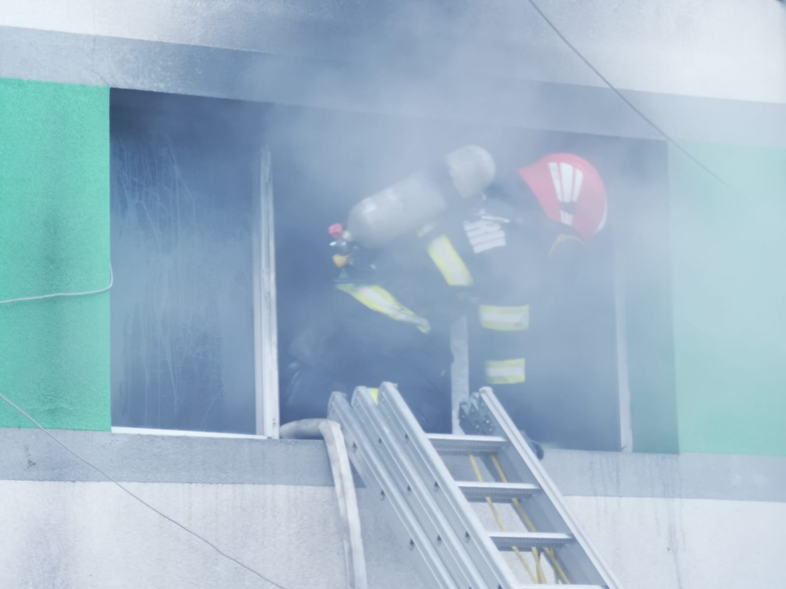 Copil de 16 ani mort în incendiu, cauza neclară, Brașov