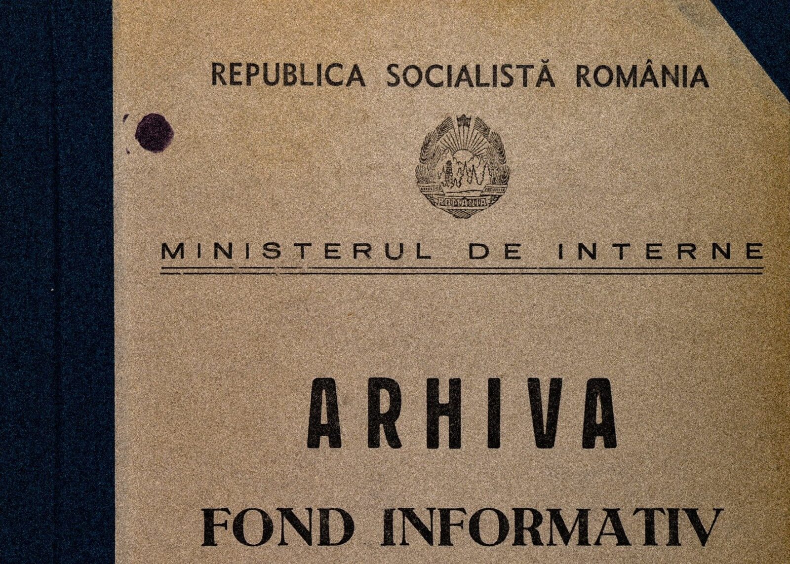 Lista secretă a securității: bunurile românilor din străinătate confiscate și vândute de Securitate în timpul regimului comunist În anii ce au urmat celui de-Al Doilea Război Mondial, România a traversat o perioadă de opresiune extremă sub regimul comunist, caracterizată nu doar de control politic strict, ci și de o monitorizare sistematică a vieții private a cetățenilor