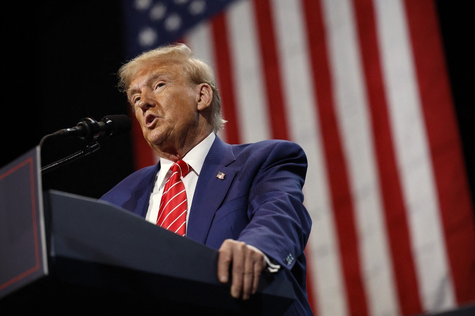 Donald Trump avertizează: dacă republicanii nu câștigă alegerile din 2026, va fi pus sub acuzare Președintele american Donald Trump a emis o declarație care zguduie scena politică din Statele Unite, avertizând că viitoarele alegeri parțiale din 2026 vor fi decisive nu doar pentru controlul Congresului, ci și pentru soarta sa personală