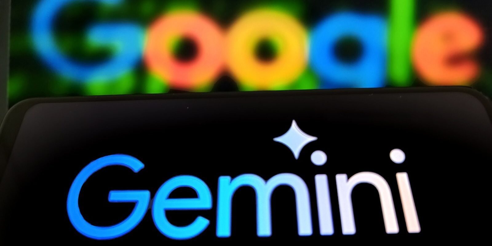 Apple și Google colaborează pentru a revoluționa inteligența artificială: Parteneriat strategic pentru modele Gemini și viitorul asistentului Siri Gigantii tehnologici Apple și Google au anunțat, luni, un parteneriat care pune bazele unei colaborări extrem de importante în lumea inteligenței artificiale, semnalând o etapă semnificativă în evoluția acestei tehnologii