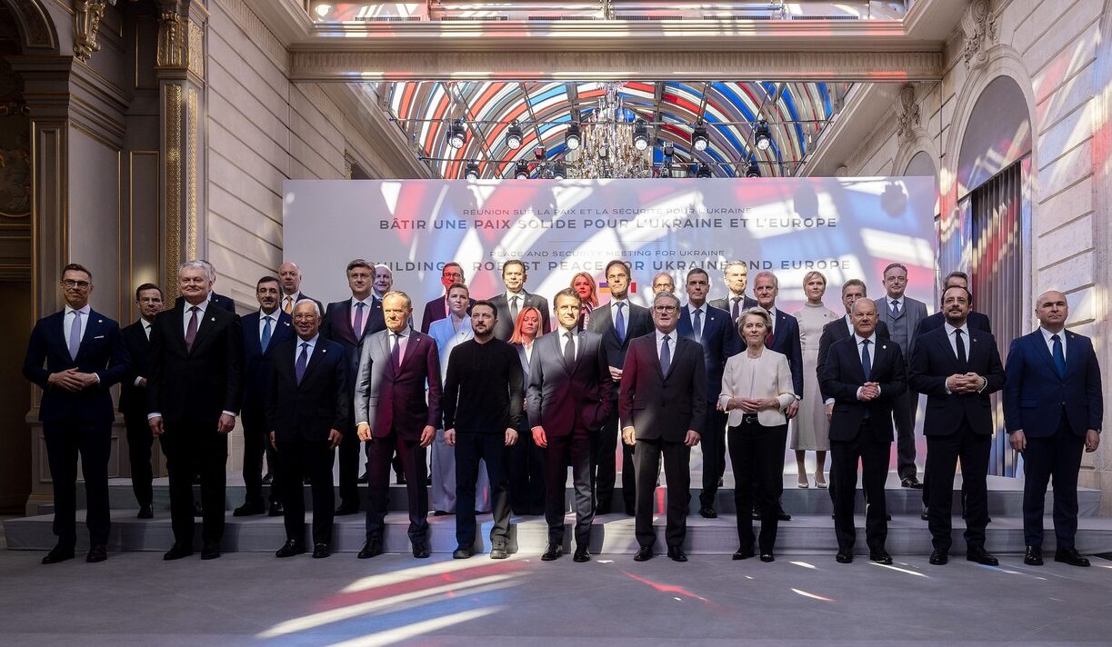 Prim-ministrul Regatului Unit, Keir Starmer, a lansat recent un mesaj clar cu privire la direcția pe care țara sa trebuie să o urmeze în relația cu Uniunea Europeană