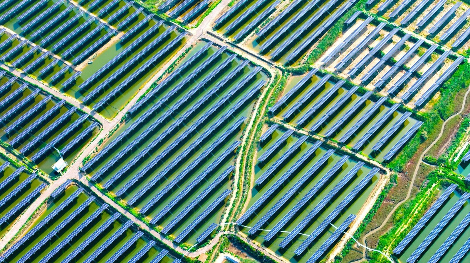 China își „construiește” un avans fără precedent în domeniul energiei, trăgând după sine un val de producție de electricitate care riscă să redefinească ecuația geopolitică a resurselor globale