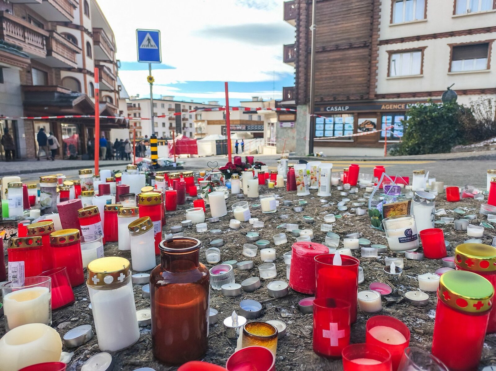 Guvernul Elveției oferă sprijin financiar familiilor victimelor incendiului de la Crans-Montana, tragedie care a îngrozit țara și a șocat întreaga Europă