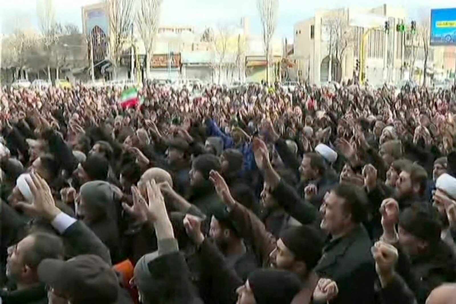 Proteste intensificate în Iran: spitale sub presiune extremă din cauza numărului mare de răniți Tensiunile din Iran continuă să escaladeze pe zi ce trece, iar violențele generate de demonstrațiile care a intrat în a doua săptămână au transformat spitalele din Teheran într-un adevărat câmp de luptă pentru salvarea vieților