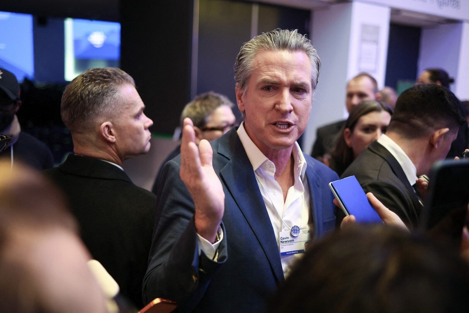 Gavin Newsom, guvernatorul democrats al Californiei, a căutat să atragă privirile asupra unui subiect neașteptat: criticile dure la adresa europenilor pentru absența lor în fața unui gest despre care mulți consideră a fi o oportunitate geopolitică rară
