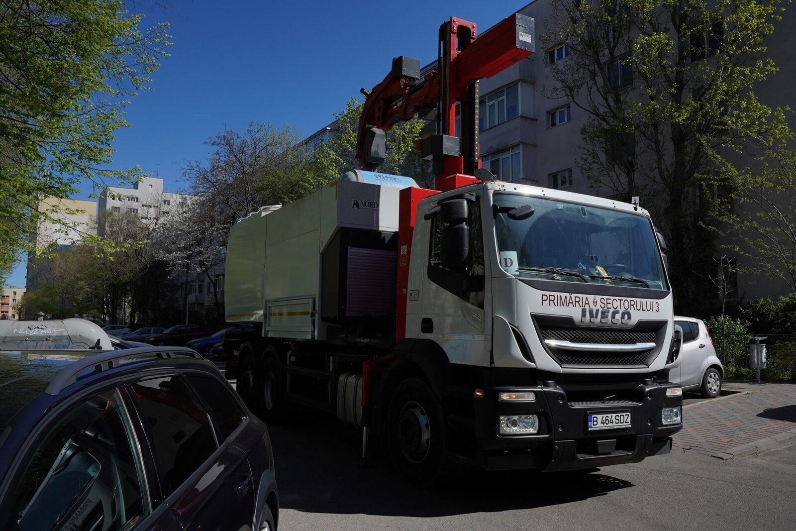 Primăria Sectorului 3 a anunțat recent introducerea unui program de colectare selectivă a deșeurilor, menită să îmbunătățească gestionarea gunoiului și să sprijine cetățenii în procesul de protecție a mediului