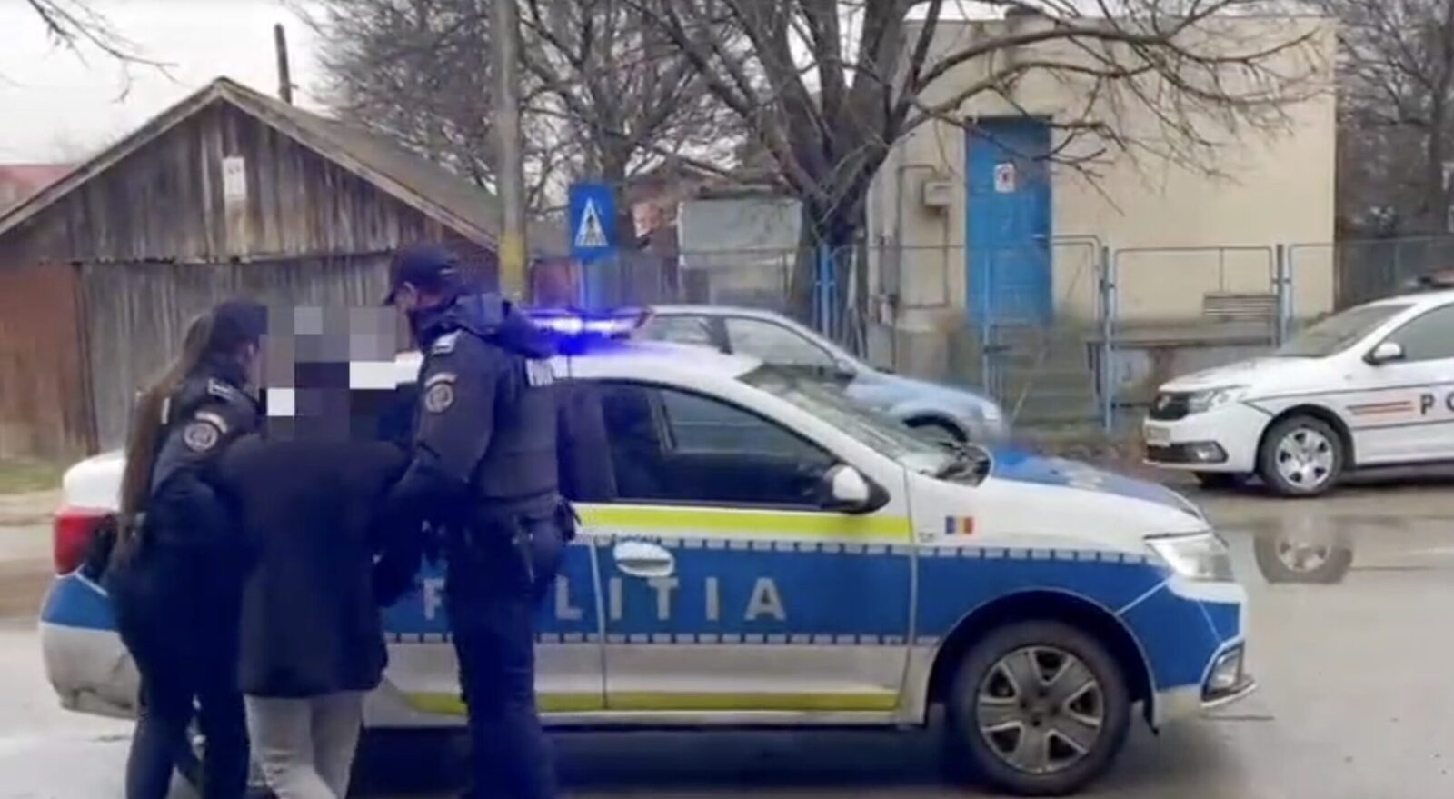 Poliția din Târgu Secuiesc a intervenit rapid după ce a fost sesizată despre o agresiune domestică gravă, în încercarea de a limita consecințele și de a asigura siguranța victimelor