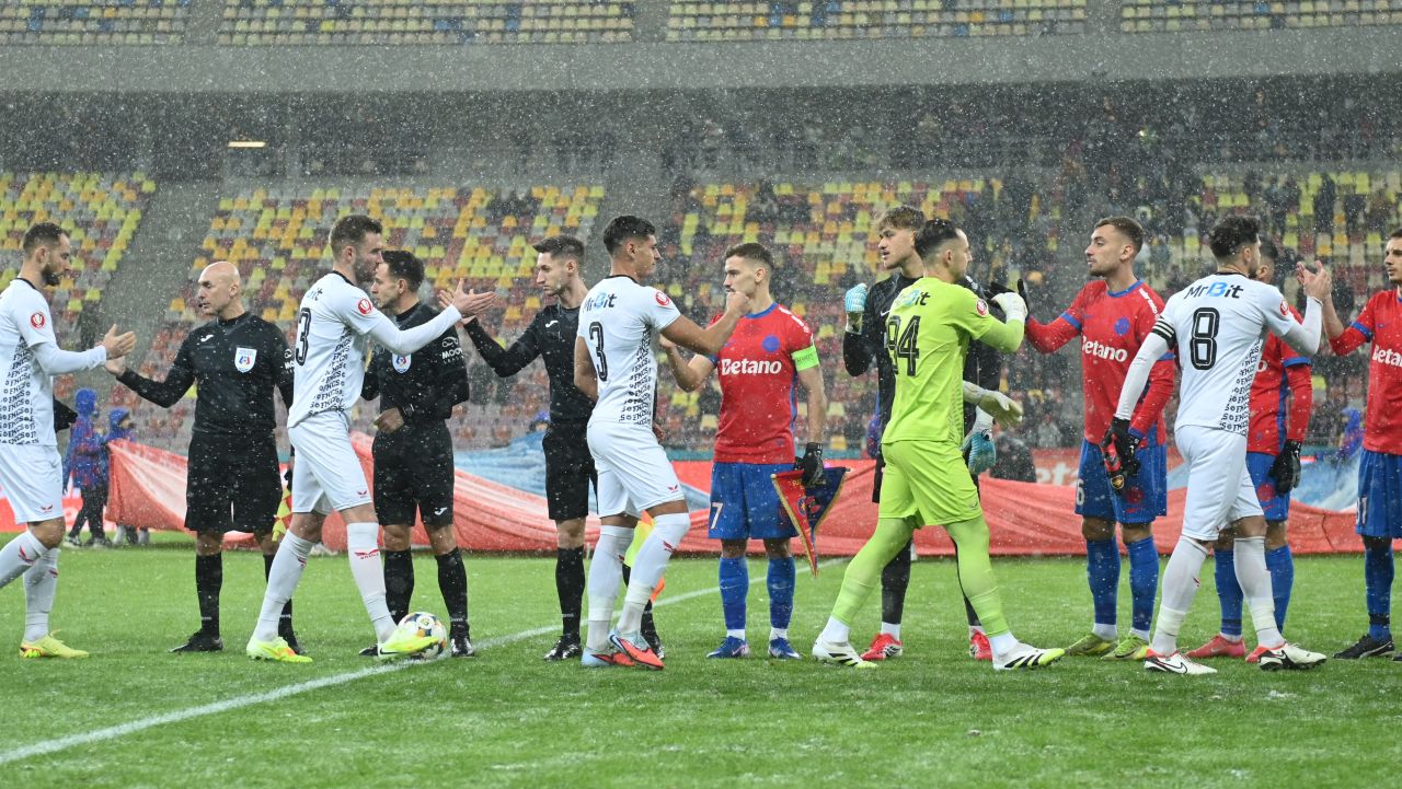 1770009881_fcsb-fk-csikszereda-miercurea-ciuc-superliga-superbet-01022026.jpg