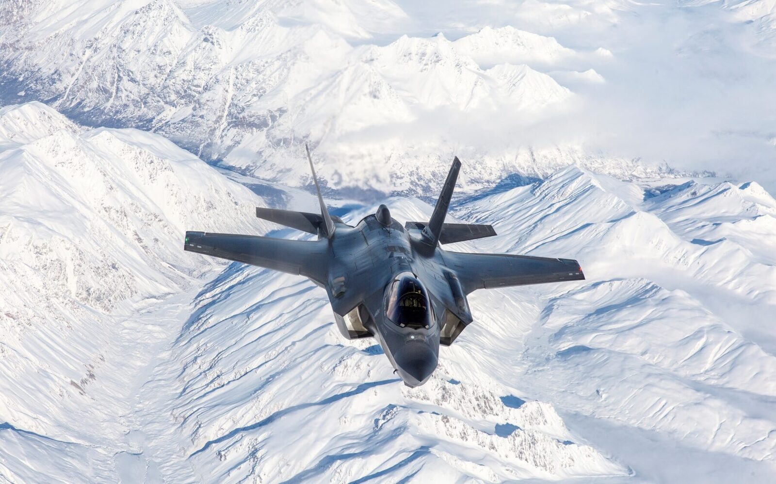 Apel neașteptat din partea liderilor militari ai Europei: creșterea cheltuielilor pentru apărare, un răspuns clar la amenințarea Rusiei O mișcare rară în peisajul geopolitic european a fost făcută ziua trecută, când șefii apărării ai Germaniei și Regatului Unit au lansat un apel public direct către cetățenii continentului