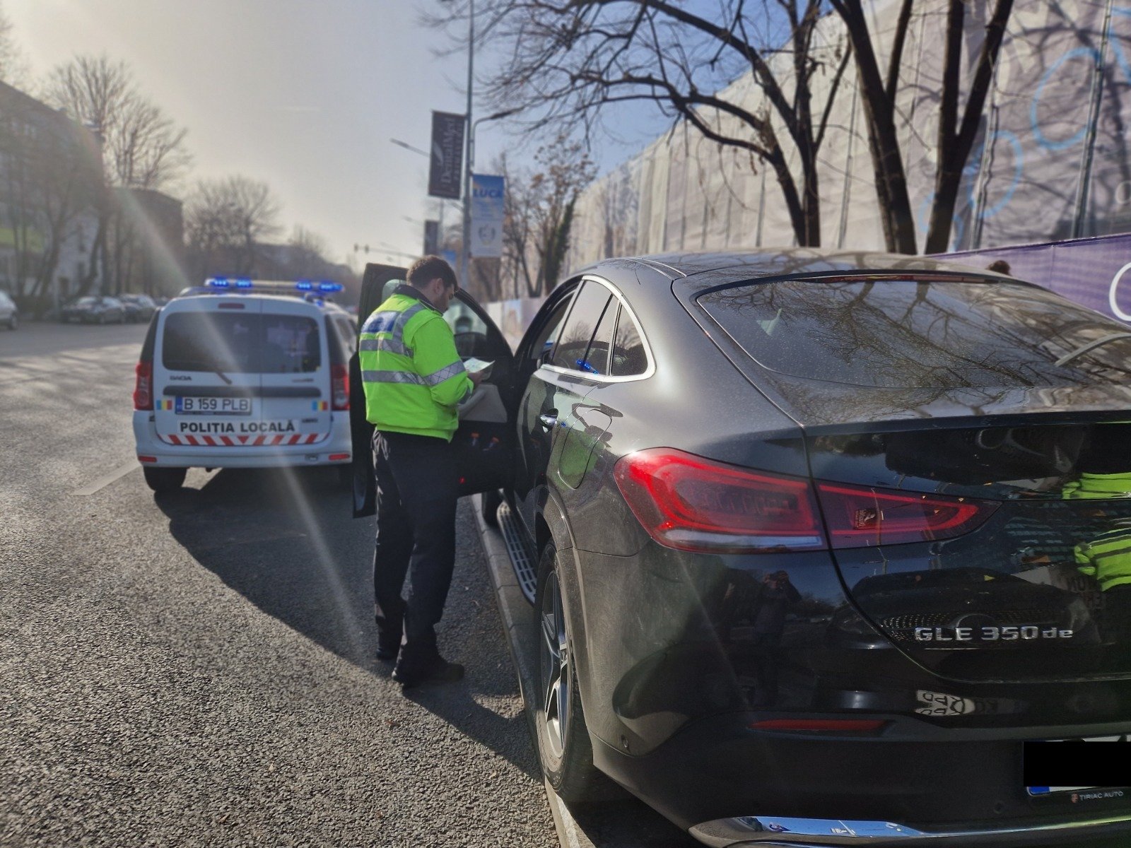 Ministrul Cseke Attila pregătește măsuri pentru recuperarea amenzilor rutiere și reducerea suspendărilor permisului de conducere Un pas important în schimbarea politicilor de administrare a amenzilor rutiere a fost anunțat recent de ministrul Dezvoltării, Cseke Attila