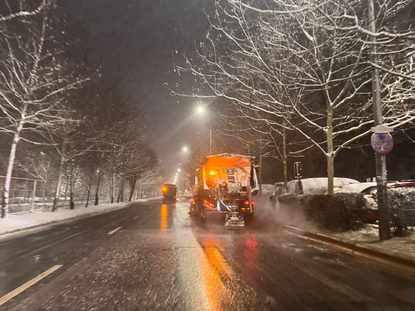 Bucureștiul a fost din nou sub incidenta amenajamentelor de deszăpezire, pe fondul unui val de ninsori și temperaturi extrem de scăzute