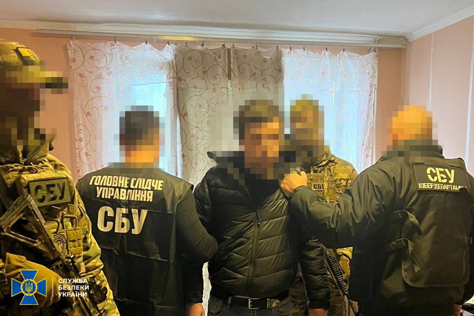 Ucraina anunță prinderea unui agent rus, implicat în spionaj cibernetic în centrul Kievului Serviciul de Securitate al Ucrainei (SBU) a anunțat recent capturarea unui nou agent rus în capitala Kiev, acuzat de colectarea ilegală de date personale de inițiativă a Moscovei