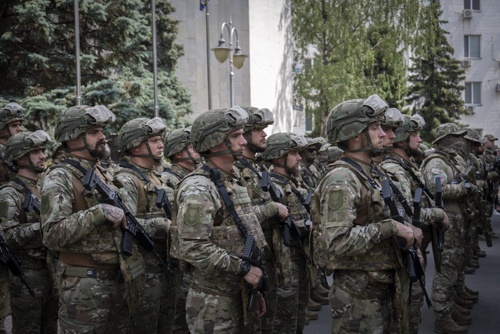 Două atacuri asupra patrulelor ucrainene de recrutare, în plină etapă de mobilizare națională În ultimele ore, regiunile ucraine­ne Luțk și Dnipropetrovsk au fost scena unor incidente grave, după ce au avut loc două atacuri asupra patrulelor de recrutare a armatei