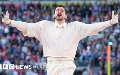 6 poderosos mensajes de Bad Bunny durante su actuación en el Super Bowl